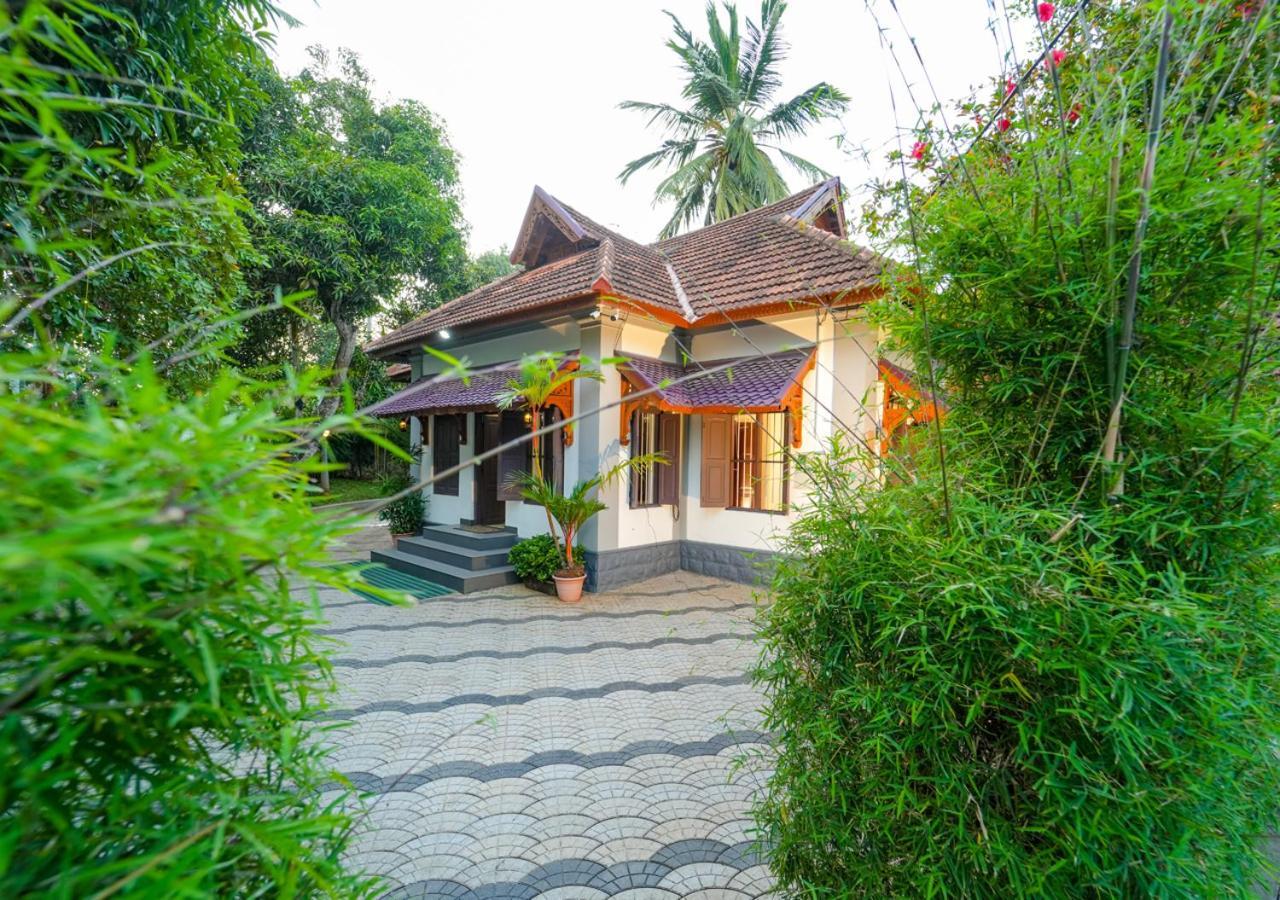 Pop Tavern Kovalam Beach Villa By Voye Homes Luaran gambar
